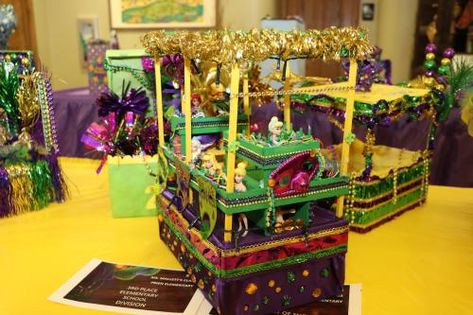 Mardi Gras Float Ideas, Mardi Gras Shoebox Float Ideas, Shoebox Float Ideas Kids, Wagon Floats Ideas Kids, Shoe Box Mardi Gras Float For Kids, Mardi Gras Float Shoe Box Project, Shoebox Mardi Gras Float For Kids, Mardi Gras Wagon Float Ideas For Kids, Shoebox Mardi Gras Float