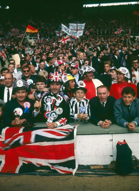 Drama Gcse, Football Team Pictures, Lightroom Effects, England World Cup, Cool Britannia, Football Flag, 1966 World Cup, Uk People, British Football