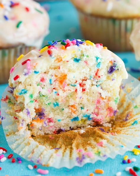 glazed funfetti muffins - a yummy birthday breakfast treat Funfetti Muffins, Funfetti Cupcakes, Birthday Breakfast, Funfetti Cake, Cooking Classy, Party Desserts, Breakfast Treats, Muffin Recipes, Cupcake Recipes