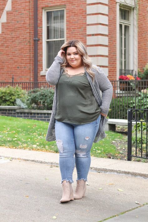 Chicago Plus Size Fashion Blogger Natalie Craig reviews Torrid's wide fit ankle boots, knit cardigan, and destroyed boyfriend jeans. Size 3x Outfits, Boots For Plus Size Women, Outer Outfits, Natalie Craig, Wander Outfit, Plus Size Boots, Plus Zise, Boots Outfit Ankle, Boots Wide