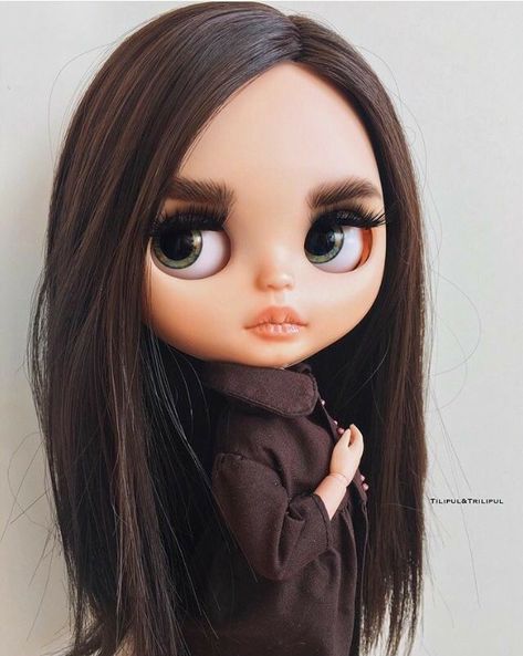 Blythe Doll Dark Brown Hair, Blythe Doll Brown Hair Brown Eyes, Bythle Dolls, Blythe Doll Brown Hair, Brown Hair And Hazel Eyes, Blythe Bebek, Brown Hair Green Eyes, Brown Eyes Black Hair, Big Eyes Doll