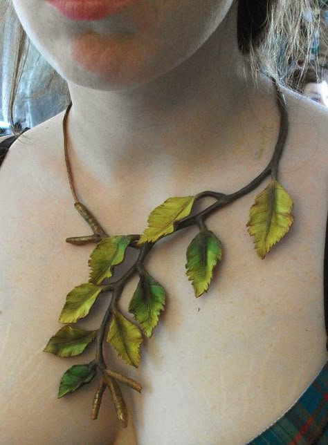 Water Inspired Jewelry, Druid Jewelry, Leaf Necklace Diy, Druid Priestess, Druid Necklace, Druid Character, Leaf Fairy, Pretty Leaves, Leaves Necklace