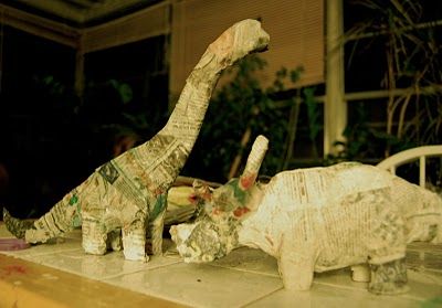 paper mache dinosaurs - triceratops - Bing Images Paper Mache Dinosaur, Dinosaur Tutorial, Dinosaur Rock, Dinosaur Craft, Dinosaur Projects, Paper Mache Projects, Dinosaur Room, Paper Mache Clay, Dino Birthday Party