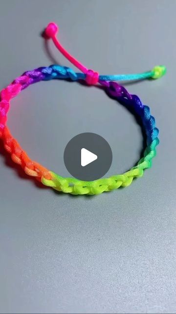 Macrame For Kids, Bracelet To Make, Easy Yarn Crafts, Bracelet Craft Diy, Instagram Diy, April 16, Macrame Bracelets, Diy Bracelet, Bracelet Crafts