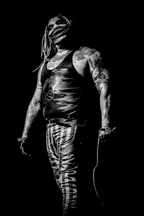 The Fiend Wwe Black And White, The Bloodline Wwe Wallpaper, Wwe The Fiend, Bray Wyatt Wallpaper, Wwe Edge Wallpapers, The Fiend Bray Wyatt Wallpaper, Aleister Black, Wwe Bray Wyatt, The Fiend