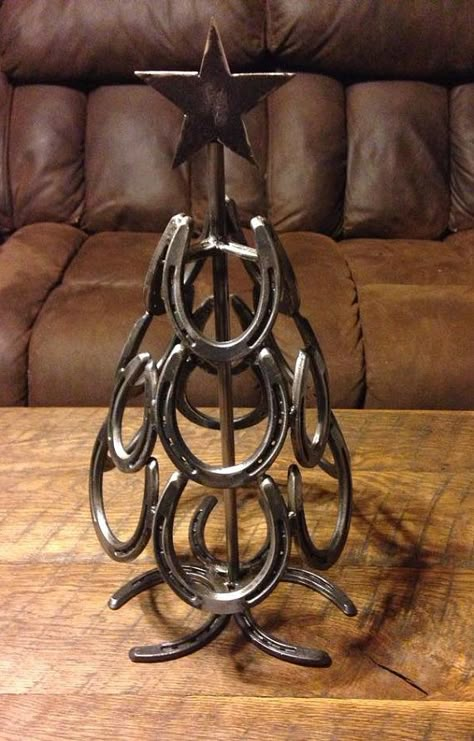 Hey, I found this really awesome Etsy listing at https://www.etsy.com/listing/249767044/beautiful-3-dimensional-horseshoe Things Made Out Of Horseshoes, Horseshoe Christmas Tree, Horseshoe Christmas, Horseshoe Ideas, Horseshoe Crafts Projects, Welding Crafts, Welding Ideas, Horseshoe Projects, Western Crafts