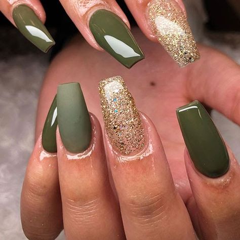 Nail For Fall, Olive Green Nails, Olive Nails, Popular Nail Colors, Gold Nail Designs, November Nails, Gold Glitter Nails, Green Nail Designs, Nails Aesthetic