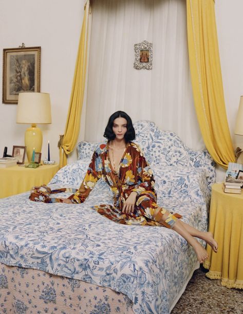 Mariacarla Boscono in British Vogue February 2020 by Venetia Scott Venetia Scott, All About My Mother, Mariacarla Boscono, Between The Sheets, Vogue Uk, To My Mother, British Vogue, My Mother, Editorial Fashion