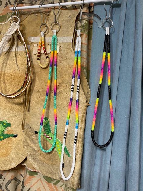 Rainbow is my favorite color! Wristlet Ideas, Lanyard Ideas, Lanyard Bracelet, Beaded Rainbow, Glass Bead Crafts, Beaded Wristlet, Native Beading, Beaded Stuff, Beaded Lanyard