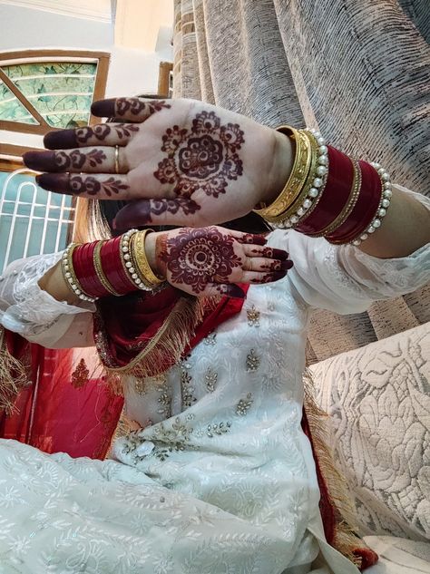 Mehndi and outfit for brother's engagement💍 #engagement #mehandi #pakistanisuit #chuda Hidden Engagement Photos, Nikaah Aesthetics, Shadi Aesthetic, Nail References, Engagement Hand, Asian Wedding Dress Pakistani, Engagement Look, Girly Swag, Cute Formal Dresses