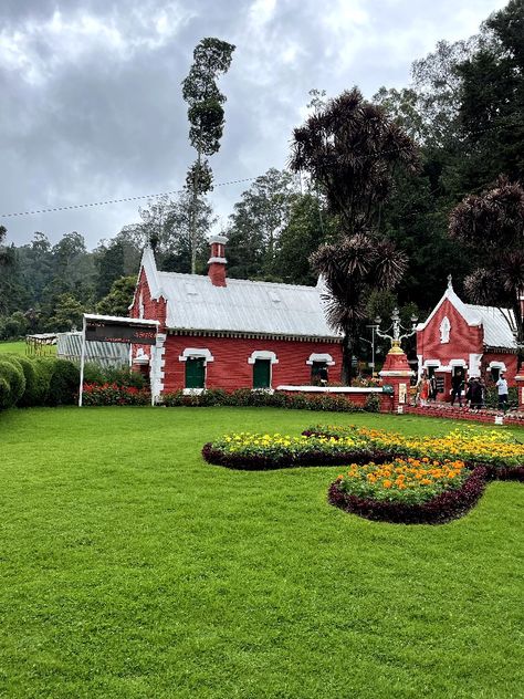 Ooty Botanical Garden, Ooty, Garden Nursery, Hippie Wallpaper, Botanical Garden, Family Photoshoot, Botanical Gardens, Places To Visit, House Styles