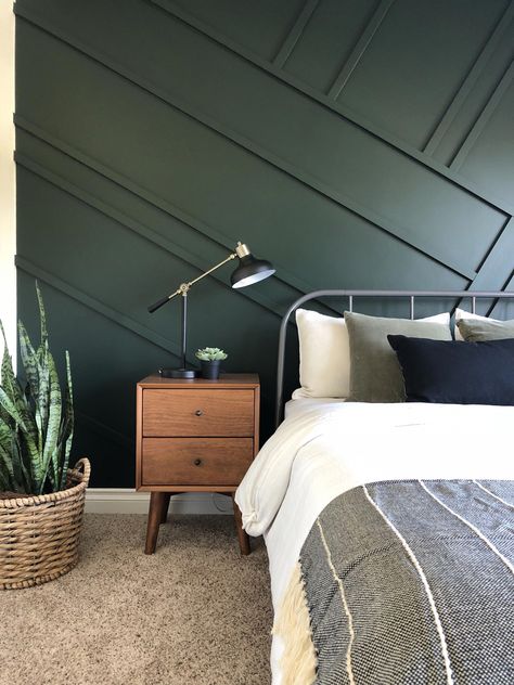 Cool forest green accent wall #modernBedroom Striped Accent Wall, Paper Bedroom, Green Bedroom Walls, Green Accent Walls, Bedroom Accent, Accent Wall Bedroom, Basement Bedrooms, Wall Bedroom, Bohol