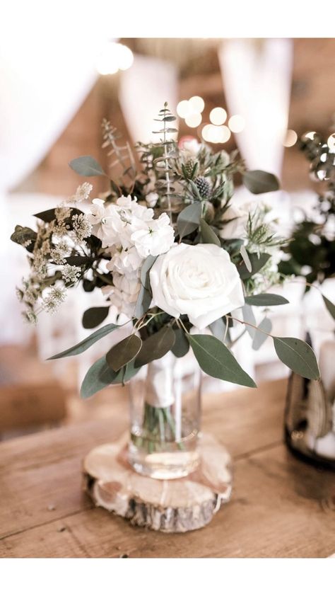 Winter Wedding Centerpieces, Wedding Reception Centerpieces, Wedding Floral Centerpieces, Wedding Centerpieces Diy, Flower Centerpieces Wedding, Centerpiece Ideas, Wedding Table Decorations, Wedding Centerpiece, Wedding Table Centerpieces