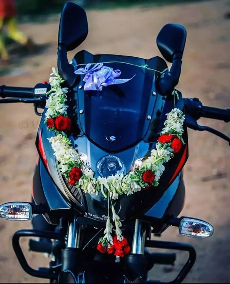 220 Bike Photos, 220 Bike, Pulsar 220, Hindu Wedding Photos, Bike Photos, Good Morning Rose Images, Asthetic Picture White And Black, Baby Cartoon Drawing, City Life Photography