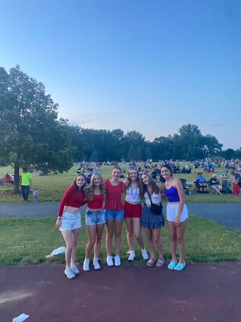 summer fits, friends, cute outfits, park, sunset, fourth of july inspo, america Fourth Of July Aesthetic, Fourth Of July Ideas, July Aesthetic, Park Sunset, Mha Cosplay, Friends Cute, July Ideas, Summer Inspo, Summer Fits