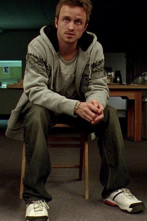 Top 10 Stunning Jesse Pinkman Outfit Ideas To Rock In 2023 Jesse Pink Man Outfits, Jesse Breaking Bad Outfits, Jesse Pinkman Outfit Aesthetic, Jesse Pinkman Fits, Jesse Pinkman Clothes, Jesse Pinkman Costume, Pinkman And Jane, Jesse Pinkman Wallpapers, Jesse Pinkman Aesthetic