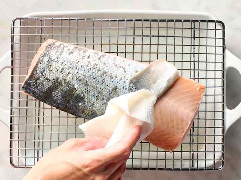 The Life-Changing Hack to Remove Salmon Skin Without a Knife | The Kitchn Remove Salmon Skin, Orange Glazed Salmon, Lemon Dill Salmon, Cook Skins, Honey Glazed Salmon, Salmon Glaze Recipes, Dill Salmon, Honey Salmon, Salmon Fillet