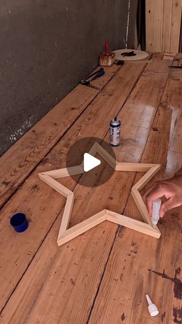 YASSINE BOUYA on Instagram‎: "ترية للإضاءة  #mdf #woodworking #trendingshorts #carpentry #furniture #woodtools #woodwork #carpentertools #home #diy"‎ Small Carpentry Projects, Christmas Wood Diy Projects, Diy Christmas Pyramid, Repurposed Wood Projects, Wooden Christmas Decor, Kids Woodworking Projects, Diy Platform Bed, Carpentry Projects, Woodworking Projects For Kids