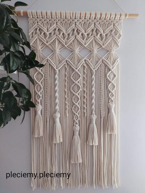 Simple Macrame Wall Hanging, Cortina Macrame, Macrame Wall Hanging Ideas, Simpul Makrame, Wall Macrame, Macrame Wall Hanger, Simple Macrame, Makramee Diy, Macrame Supplies