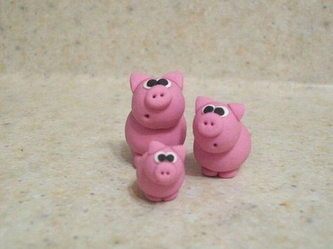 Polymer Clay Figurine, Pig Sculpture, Clay Inspo, Pottery Ornaments, Clay Figurines, Pig Figurines, Kid Art, Cute Piggies, Boredom Busters