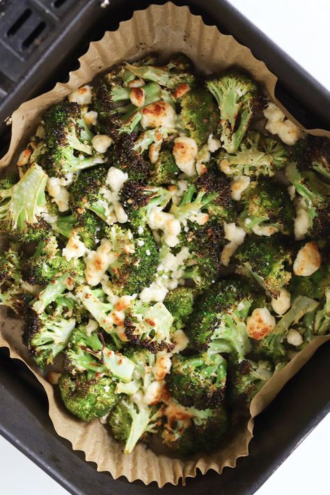 Air Fryer Broccoli and Feta Air Fryer Broccoli Recipes, Broccoli Feta, Air Fryer Broccoli, Easy Honey Garlic Chicken, Cottage Cheese Pasta, Broccoli And Potatoes, Cheese Sauce For Pasta, Easy Roast Chicken, Feta Recipes