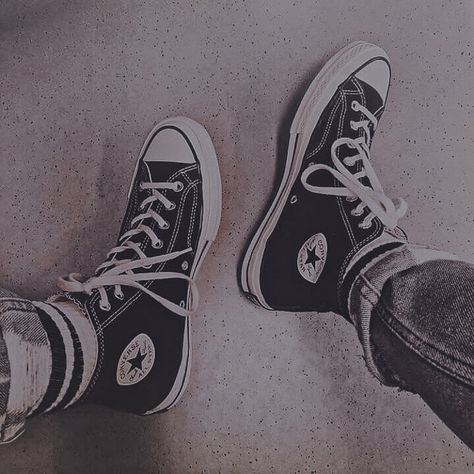 Couple Converse Aesthetic, Zapatillas All Star, Converse Aesthetic, Curvy Petite Fashion, All Stars Converse, Converse Style, Outfits With Converse, The Perfect Guy, Converse All Star