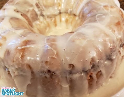 Honey Bun Bundt Cake, Honeybun Cake Recipe, Bunt Cake Recipe, Bundt Pan Recipes, Easy Bundt Cake Recipes, Honey Bun Cake, Easy Bundt Cake, Bun Cake, Cake Lemon