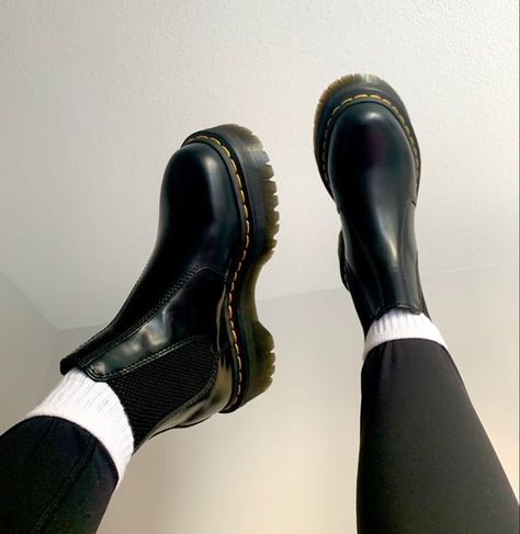 Platformed Chelsea Boots, Doc Marten Heel Boots, Doc Martin Black Boots, Boots For Women Docs, Doc Marten Slip On Boots, Platform Doc Martens Boots, Black Platform Doc Martens, Chelsea Doc Martins Outfits, Doc Martens Chealse Boot Outfit