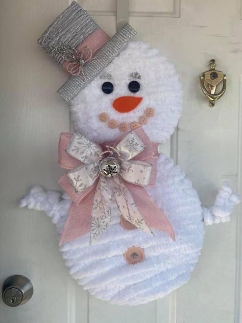 Snowman Deco Mesh Wreath, Snowmen Diy Crafts, Seniors Crafts, Diy Holiday Wreaths, Crafts Snowman, Christmas Crafts Snowman, Snowman Diy, Snowman Crafts Diy, Holiday Wreaths Diy