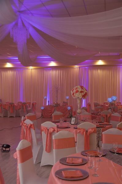 Coral Quinceanera Decorations, Sweet 16 Venues, Reception Decorations Ideas, Navy And Coral Wedding, Coral Wedding Decorations, Sweet Sixteen Party Ideas, Sweet 16 Inspo, Purple Wedding Centerpieces, Color Melon