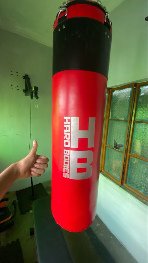 One of the best heavy punching bag in India. Checkout our full review on this bag down below in the visit icon. Boxing Snap, Boxing Bag, Boxing Bags, Punching Bag, Found On Amazon, Plastic Cup, Energy Drink Can, Boxing, Beverage Can