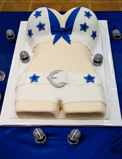 Groom's cake Dallas Cowboys Wedding, Cowboy Birthday Cakes, Cowboy Groom, Blue And Silver Wedding, Hat Cake, Cowboy Wedding, Cowboy Birthday, Dallas Cowboy, Dallas Cowboys Football