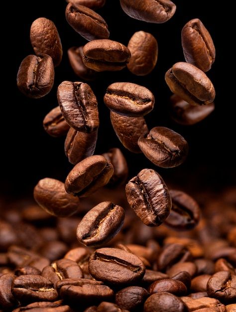 Falling coffee beans. dark with copy spa... | Premium Photo #Freepik #photo #coffee-grain #coffee-roasting #coffee-beans #coffee-seed Café Cubano, Coffee Wallpaper, Gourmet Coffee, Coffee Photography, Coffee Tasting, Buy Coffee, Fresh Coffee, Great Coffee, Coffee Roasters