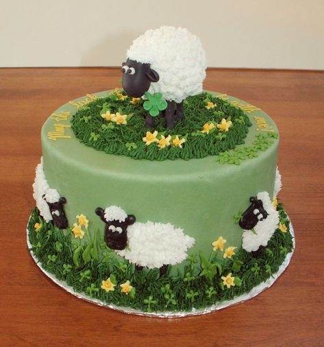 Cake Shaun The Sheep Cake, Easter Cake Designs, Sheep Party, Sheep Cake, Lamb Cake, Eid Cake, Easter Party Food, Farm Cake, Animal Cakes