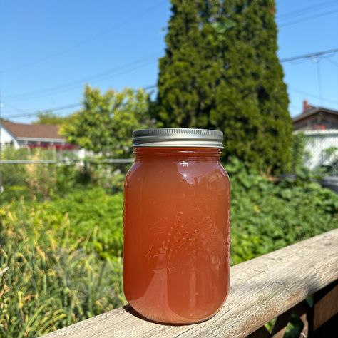 Canned Apple Juice Canned Apple Juice, Can Apple Juice, Canning Apple Juice, Hot Apple Juice, Steam Juicer, Homemade Apple Juice, Making Apple Cider, Canning Apples, Canned Apples