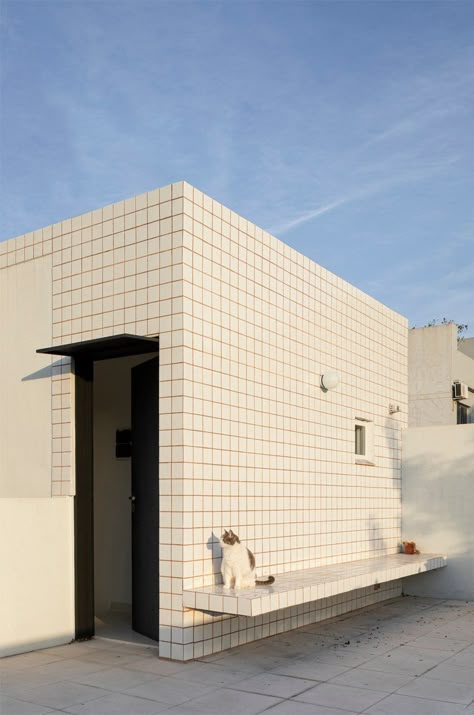 Denmark House, Living Room And Kitchen Design, Metal Facade, Living Room Design Inspiration, Perforated Metal, Natural Ventilation, Architecture Office, Facade Architecture, Facade House