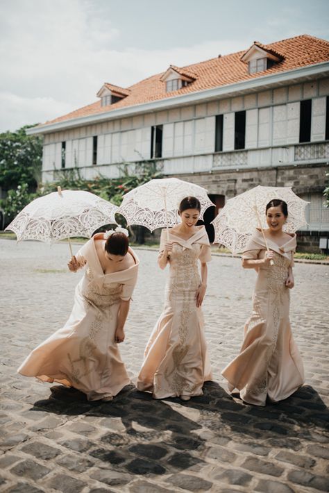 Philippines Wedding Dress Traditional, Philippine Wedding Reception, Filipiñana Bridesmaids, Pinoy Wedding Ideas, Filipino Bridesmaid Dress, Wedding Dresses Filipiniana, Modern Filipina Wedding, Filipina Traditional Dress, Modern Filipino Wedding Dress