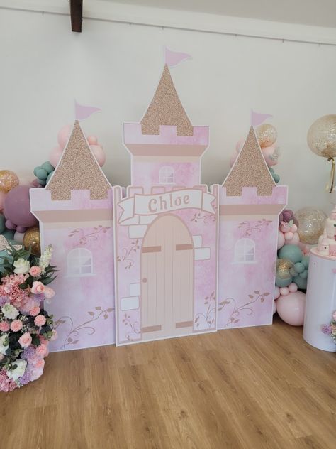 Diy Castle Backdrop, Castle Theme Birthday Party, Princess Castle Backdrop, Princess Party Backdrop, Harry Potter Birthday Decorations, Princess Backdrops, Rapunzel Birthday Party, Castle Backdrop, Happy Balloons