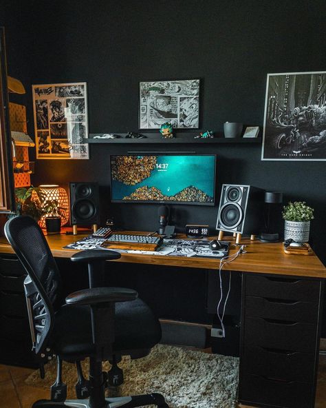 This workspace is gorgeous! 🌿🖥️ The dark brown tones and beautiful wooden desk create a cozy and inviting atmosphere that's perfect for getting work done. The addition of a vibrant plant will definitely make you refreshed and energized throughout the day. Whether you're working from home or just need a quiet place to study, this home office setup is sure to inspire productivity and creativity. Dark Cozy Bedroom, Room Decor Rustic, Fall Coffee Table Decor, Bedroom Decor Dark, Bedroom Ideas Romantic, Pantry Wall, Living Room Decor Rustic, Fall Living Room Decor, Fall Living Room