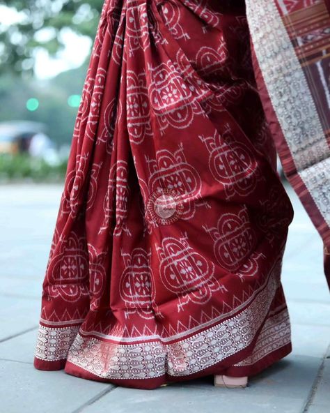 Wrap yourself in the elegance of nature with our Sambalpuri silk sarees, dyed with the vibrant hues of mother earth. Embrace Sustainable fashion where beauty meets eco consciousness 🎄♥️ Visit BigRayn store @ Narula Complex Janpath, KharvelaNagar, BBSR, or you can order exclusive handloom sarees online at www.bigrayn.com or 6372255010 📞 #BigRaynFashion #bigraynofficials #sambalpurihandloom #odiahaikat #odishaweave #odishaweaves #bomkaisaree #odishahandloom #splendourofodishaweaves #smallbu... Handloom Saree, Sarees Online, Indian Wear, Mother Earth, Consciousness, Silk Sarees, Sustainable Fashion, Saree, Dye