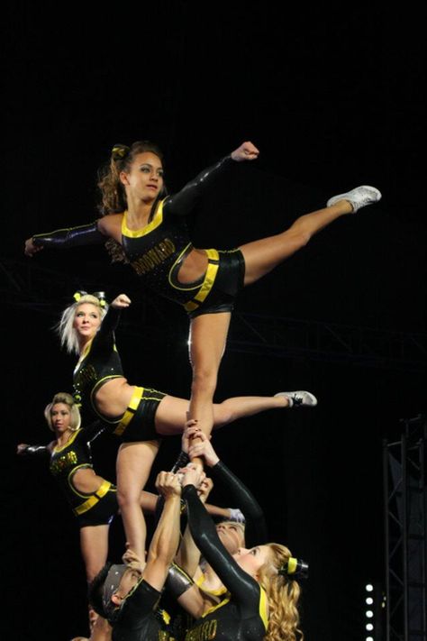 Camp Woodward #arabesque #cheer #cheerleading #stunt #allstar #sport #competition Cheerleading Flexibility, Cheer Competition, Allstar Cheerleading, Cheerleading Stunt, Cheer Workouts, Cheer Poses, Cheer Life, Amazing Gymnastics, Cheer Stunts