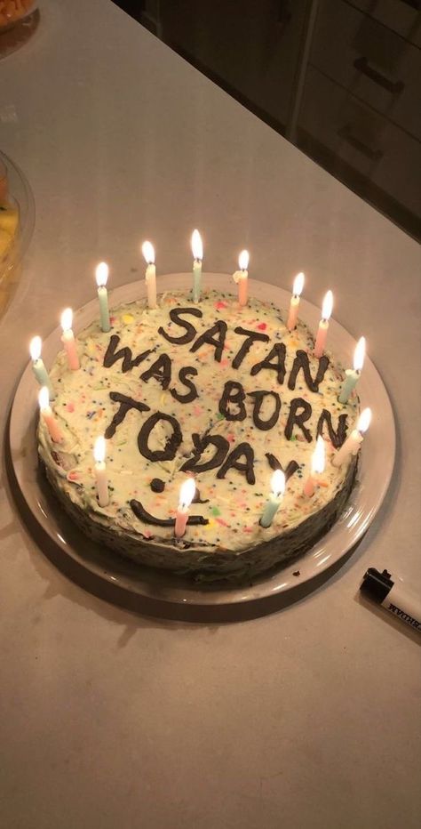 Loren Hale, Ugly Cakes, Cake Quotes, Funny Birthday Cakes, 18th Birthday Cake, Birthday Cakes For Women, Creative Birthday Cakes, Cakes For Women, Think Food