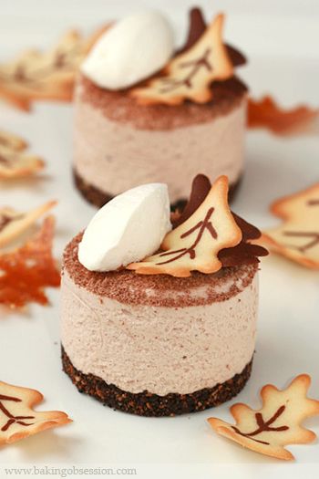 These tiny chestnut mascarpone mousse cakes are decorated with leaf-shaped cookies that are almost too pretty to eat. Chestnut Mousse, Mascarpone Mousse, Mousse Dolce, Fine Dining Desserts, Leaf Cookies, Oreo Dessert, Fancy Desserts, Fall Desserts, Mini Desserts