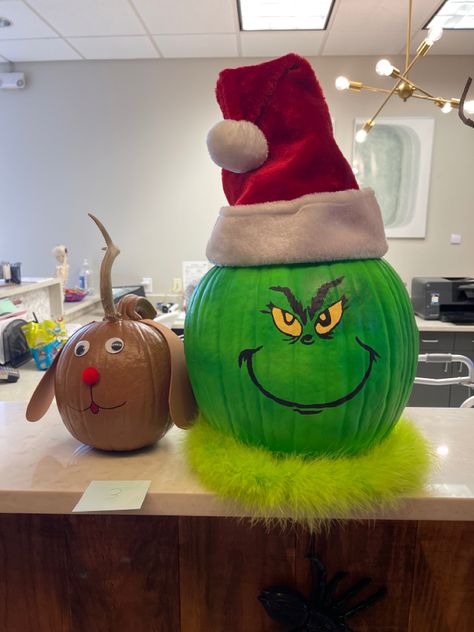 Grinch Pumpkin Painting Ideas, Cindy Lou Who Pumpkin Painting, The Grinch Pumpkin, Grinch Pumpkin Decorating, Grinch Pumpkin Painting, The Grinch Pumpkin Painting, Christmas Pumpkins Painted, Grinch Pumpkin, Book Character Pumpkins