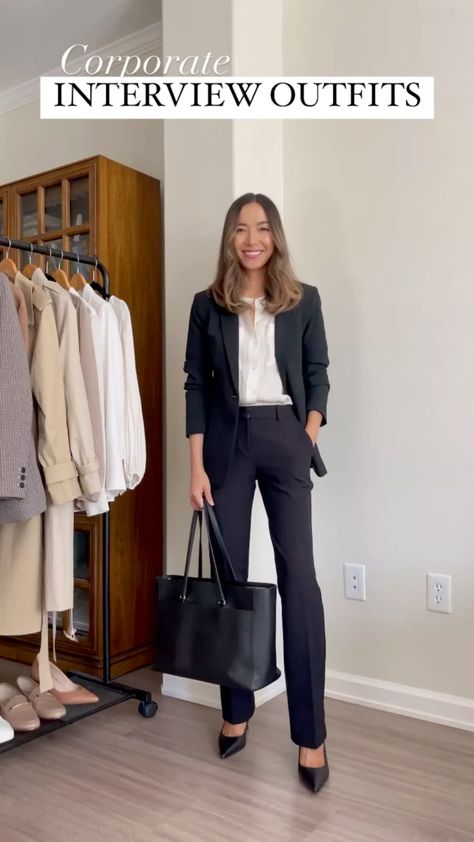 Women Business Professional Suits, Silk Shirt Business Casual, Suits For Women Interview, Business Professional Shoes, Interview Outfit Professional, Business Formal Outfit, Business Fits, Mock Trial, Corporate Attire Women