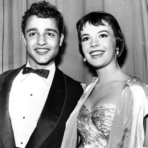 Sal Mineo and Natalie Wood ©2019 Sal Mineo, Natalie Wood, Classic Movie Stars, Old Hollywood Stars, Hollywood Icons, Hollywood Star, Golden Age Of Hollywood, Hollywood Actor, Vintage Hollywood