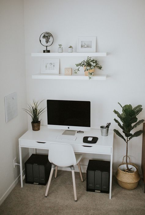 Minimalist Bedroom Desk Area, Desk With Wall Shelves, Minimalist Bedroom With Desk, Work Table Decor, Desk In Bedroom Ideas, White Desk Decor, Reka Bentuk Bilik Tidur, Cozy Workspace, Hiasan Bilik Tidur