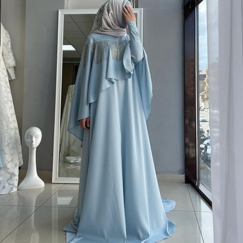 Hijabi Gowns, Stylish Abaya, Linen Style Fashion, Islamic Fashion Dresses, Party Wears, Hijab Designs, Muslim Women Fashion, Mode Abaya, Fancy Dresses Long