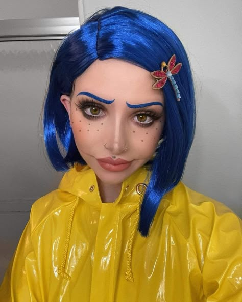 Coraline Halloween Costume, Wybie Lovat, Coraline Makeup, Gray Interior Design, Coraline Halloween, Coraline Costume, Halloween Couple Costume, Creative Halloween Makeup, Coraline Jones