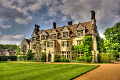 Anglesey Abbey, Cambridgeshire. English Castles, Castles In England, English Tudor, Georgian Homes, English Country House, Beautiful Castles, Building Structure, Great House, Stately Home